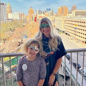 Meet your Posher, Devin